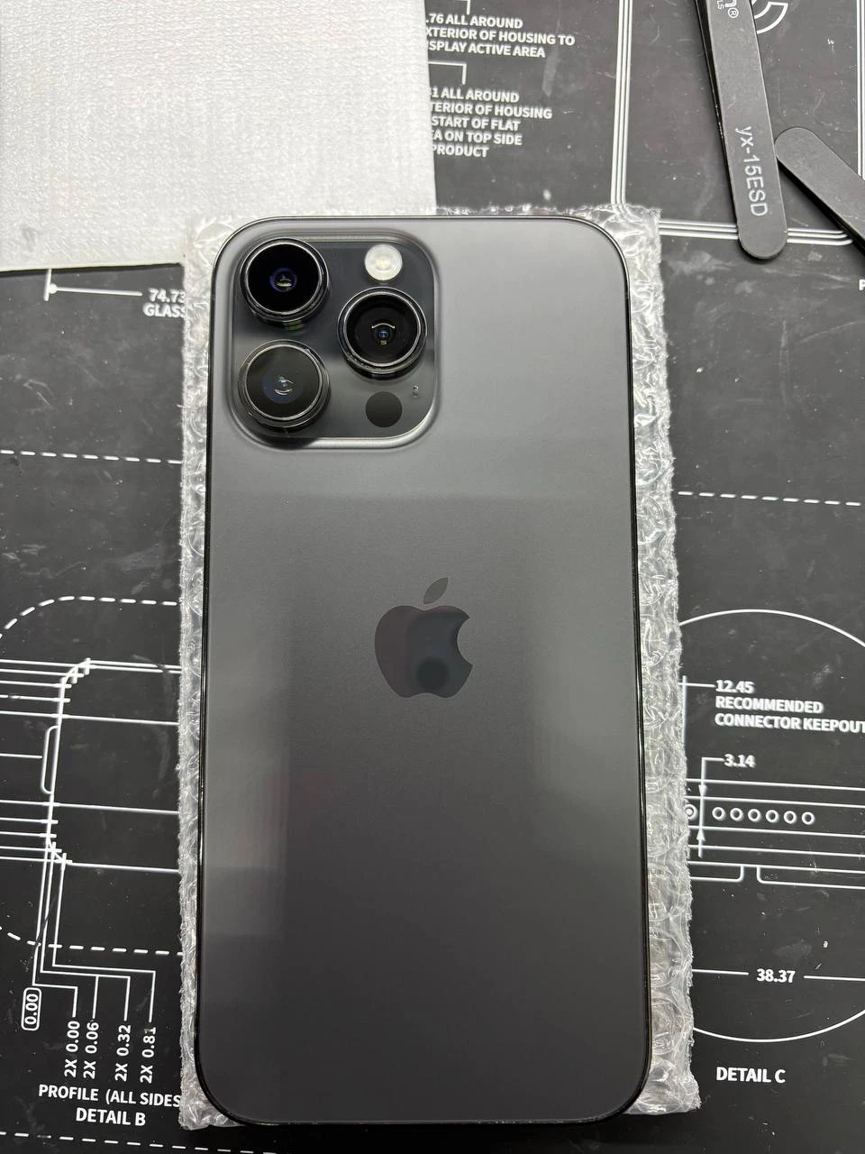 Замена задней крышки iPhone в Красноярске