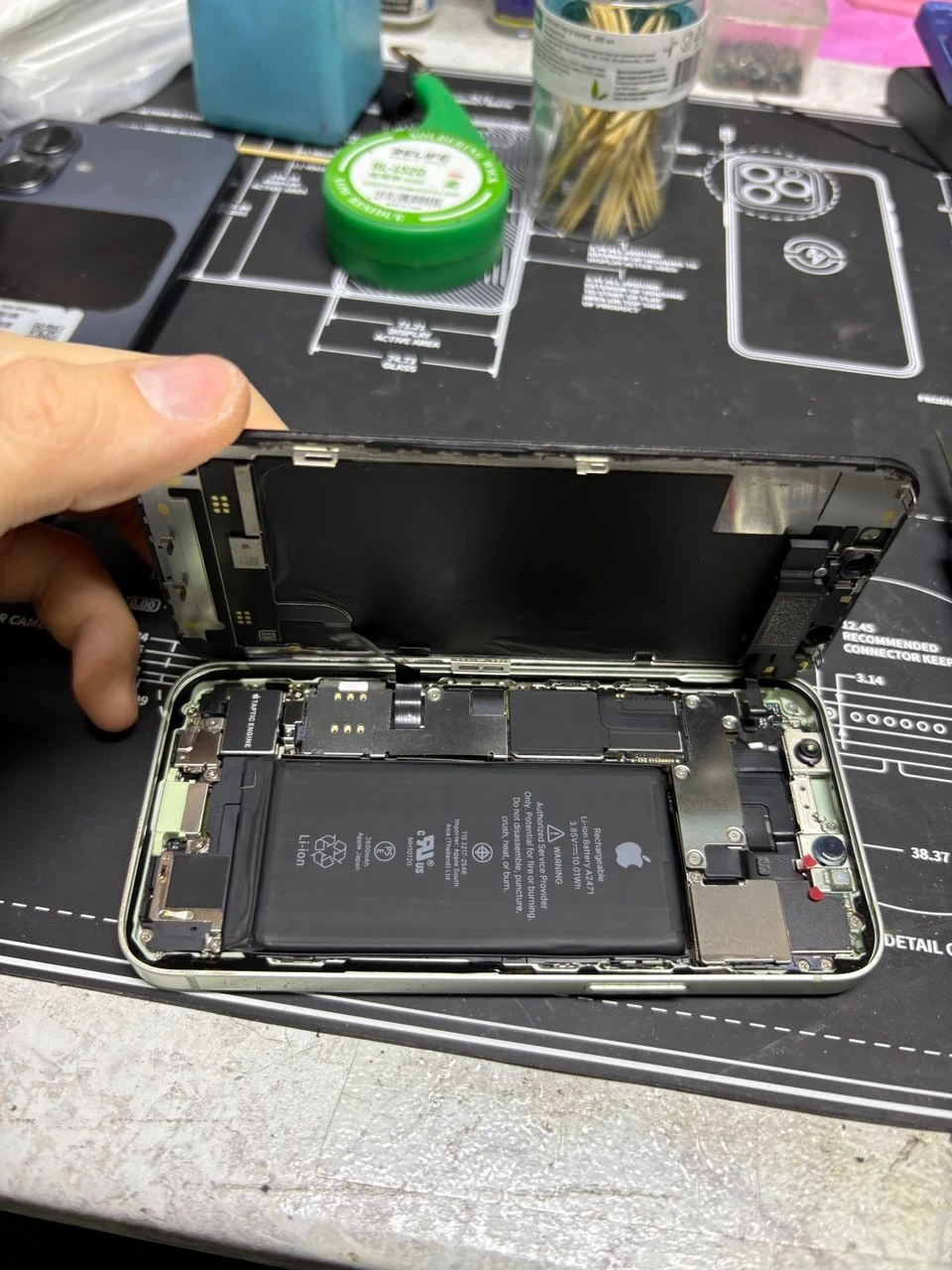 Замена аккумулятора iPhone в Красноярске